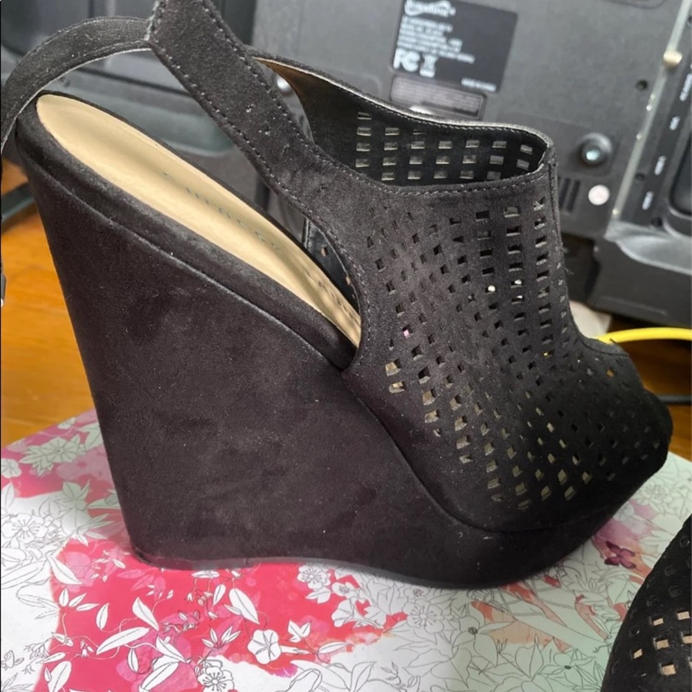 Black wedges very comfy